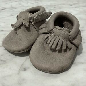 Freshly Picked Baby Moccasins grey size 1